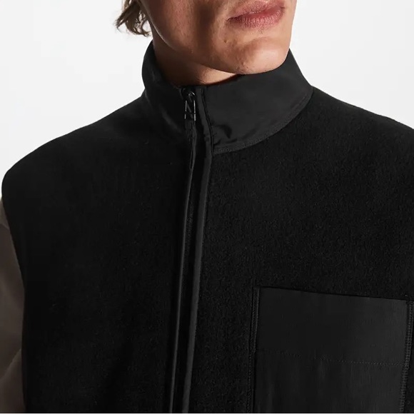 COS Relaxed Fit Ripstop-Trimmed Fleece Vest - Picture 4 of 6